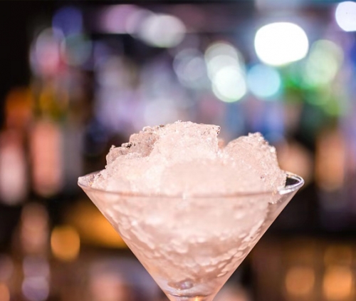 商用制冰机的应用领域有哪些？冰骆商用制冰机又有哪些特点？